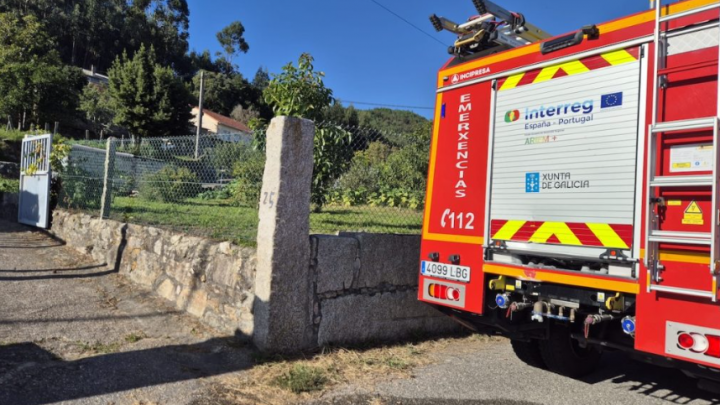 Cocina en llamas en O Rosal: los Bomberos del GES de A Guarda actúan con rapidez
