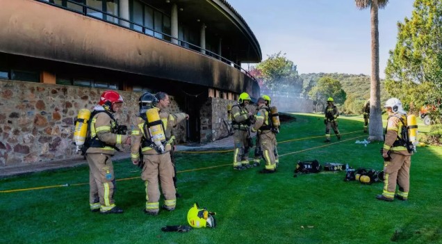 Hombre herido tras incendio en la cocina del Club de Golf de Cáceres