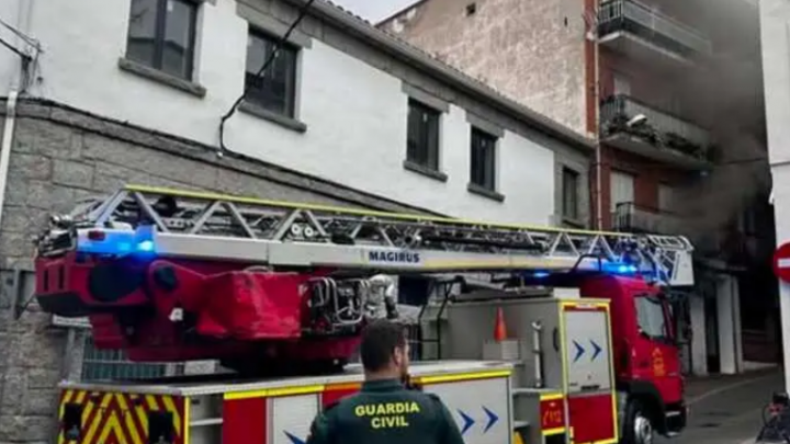 Incendio en Colmenar Viejo: una cafetería de la Calle Estanco afectada por el fuego en su cocina