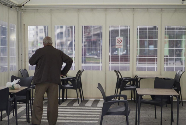 El Gobierno de Madrid recuerda a bares y locales de ocio cómo prevenir incendios