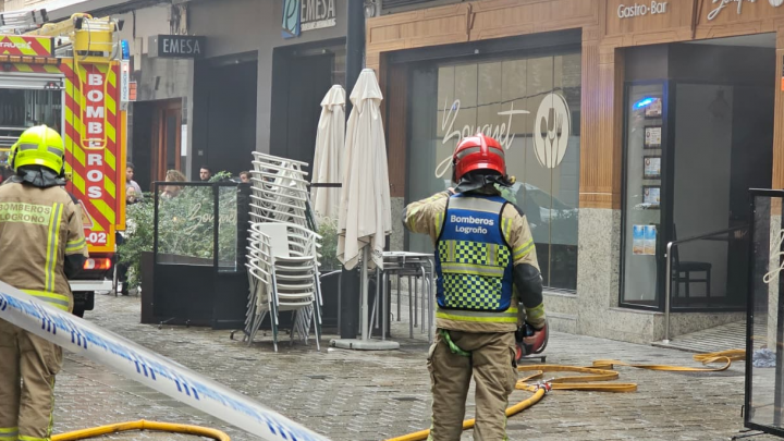 Cocina de un bar se incendia en pleno centro de Logroño y causa alarma